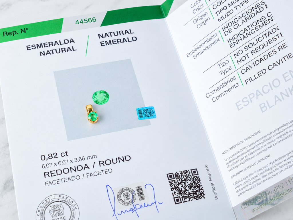 Certificado de la esmeralda natural del Dije Corazón de Muzo