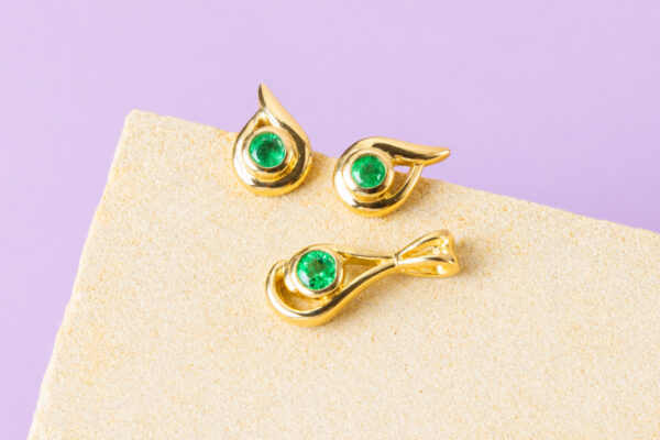 Juego Promesa en oro amarillo de 18k con esmeralda natural de Muzo, foto 1 de 3