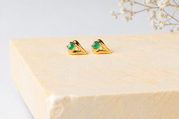 Topos Rocío en oro amarillo de 18k con esmeralda natural de Muzo, foto 1 de 4